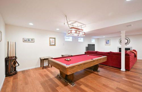 Luxurious Dream Home - For 10 - Photo 44