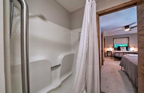 Custom-Built Lakefront Cottage with Spacious Yard! - Foto 17