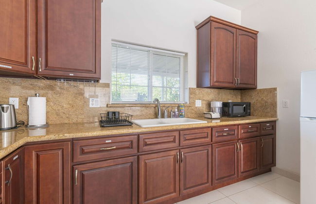 Elegant Retreat Modern Comforts Prime Location - Foto 17