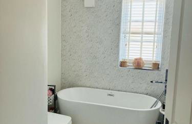 Albie House -3BR, Ensuite, Netflix, EV Car - Foto 8