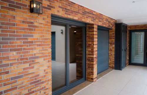 Luxury 2BR Spacious & Stylish with Patio near Metro - Foto 14