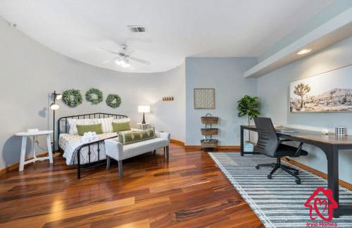 Elena's Sandia Sanctuary - An Irvie Home - Photo 47