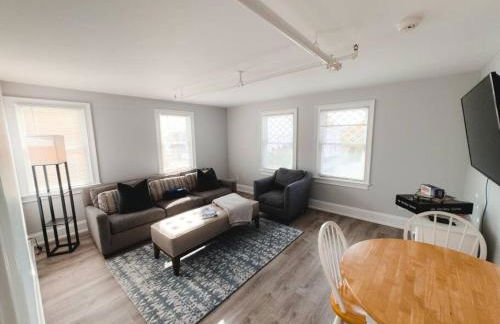 Water Access 5-Bed 2-Bath Retreat - Foto 3