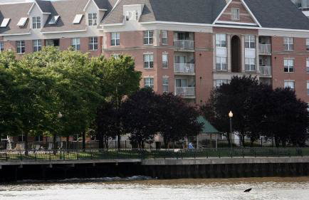 Newport 1 BR w Work Setup by Anyplace - 11747 - Foto 46