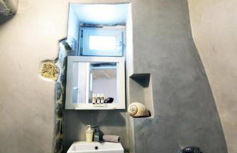 Thomas Traditional House in Chora - Photo 6