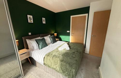 Luxury Canal-side Apartment, Hemel Hempstead, Free parking, Perfect for Contractors - Foto 22