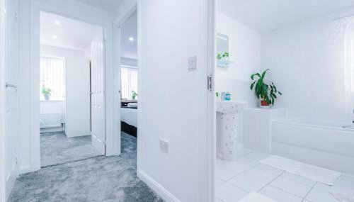 LUXURY 3 BEDROOM HOUSE Close to Manchester Center - Foto 3, Lobby or reception