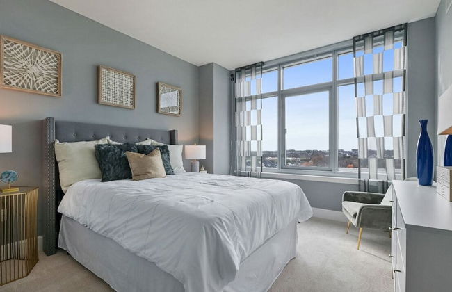 Luxury Apartment in heart of Reston 2 bedroom - Photo 2
