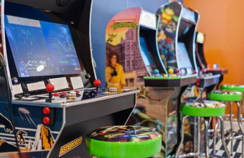 Stay & Play Indy- Indoor Fun - 5 Min to Downtown - Sleeps 10 - Arcade fun - Foto 59