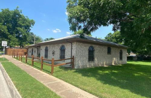 StockYards! Walk 3 Blocks-Ranch House sleeps 8 - Foto 31