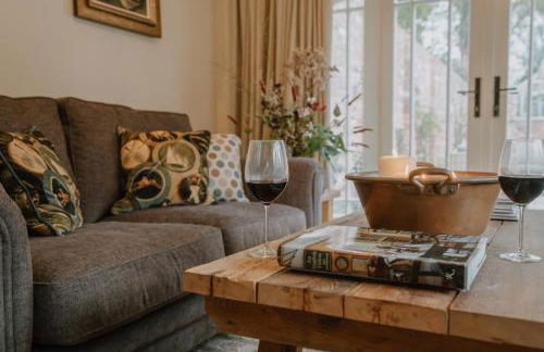 The Carriage House by Birch Stays - Photo 20