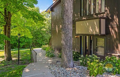 Modern Lake Geneva Condo with Year-Round Views - Foto 17