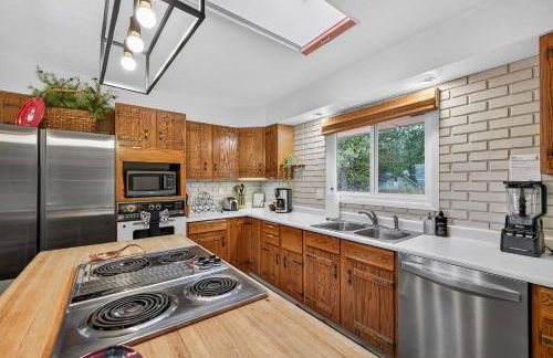 Above Par - Quiet & Private Retreat | Parking + Lake Views - Foto 7