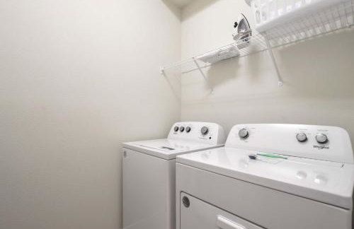 Relax in Style Pool, Resort Amenities, Near Disney - Foto 78