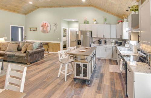 15 Mi to Pigeon River Rafting Newly Built Cabin! - Foto 10