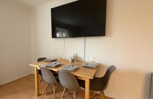 Misk Homes #3 Near Heathrow Airport, shops & Brunel University - Free Parking - Foto 25