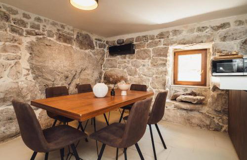 Maison Laurel - Beautiful Stone Estate With Private Pool, Near Split and Omiš - Foto 5