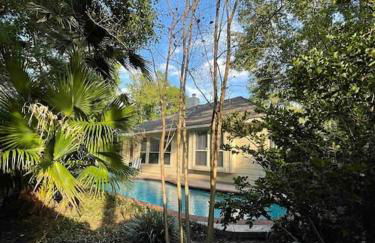 Lovely Woodlands home w/heated pool and spa! - Foto 25