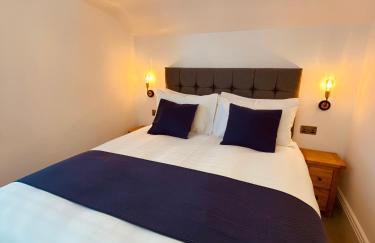 Carlton Guest suites - Weymouth - Photo 9