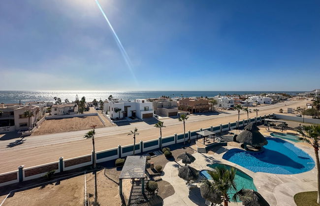 2BR Sunset Escape for Families - Foto 31