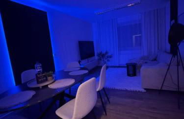 einfachHEIMISCH - zuHauseAUFZEIT - Netflix - Modern - Erholung - Küche - Foto 1