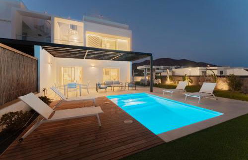 Villa Menta Relaxing corner in front of the Ocean - Photo 2