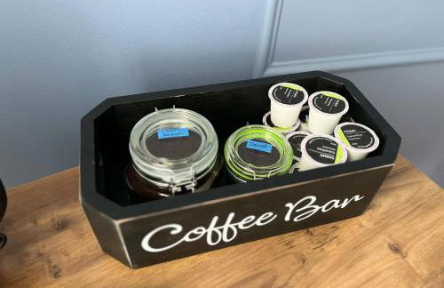 Kings, 75" TV & Backyard Fun - NearWesley - Foto 26