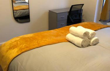 Comfortable Home From Home Bolton Central - Sleeps - 10 - Foto 12