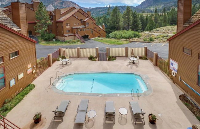 Inviting Mountain Retreat Steps From Ski Lifts! - Foto 31