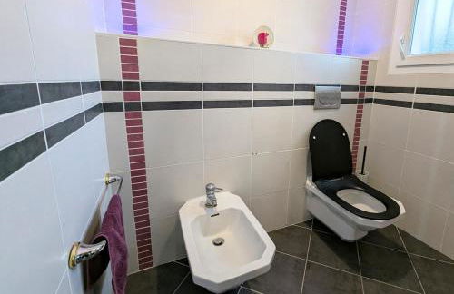 Luxurious Villa with Pool - Foto 54