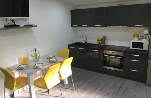 Sunflower-beautiful Modern Apt. w. Terrace&garden - Foto 35