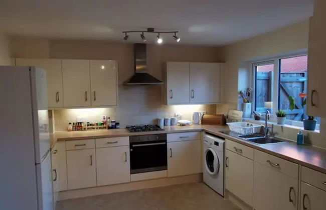 Entire 3 Bedroom House Manchester Free Parking - Foto 7