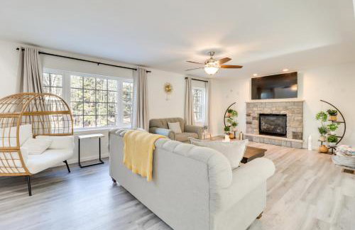 3 Mi to Kalahari Pocono Summit Home with Pool Table - Foto 1