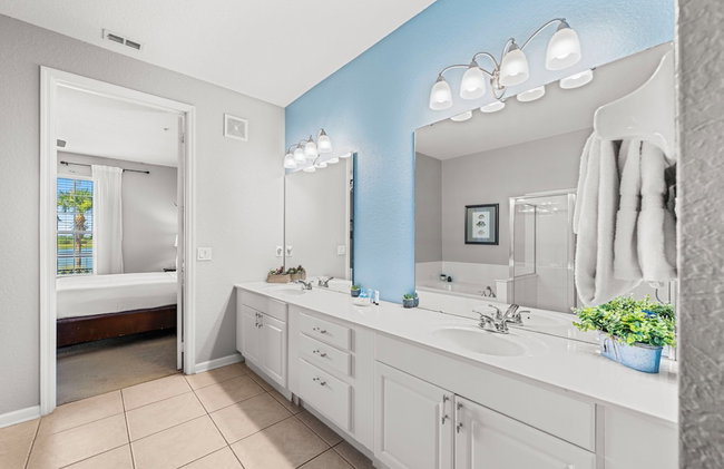 Lakefront Luxury - Photo 55