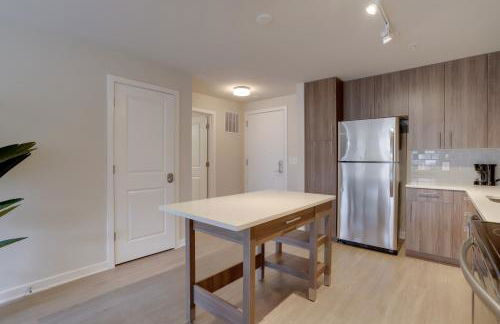 Fun & Comfort Await: Apartment at Alexandria - Foto 30