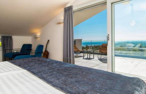 Villa with Swimming Pool, Outdoor Kitchen, Sauna, Hot Tub, Play Area, Sea View - Foto 103