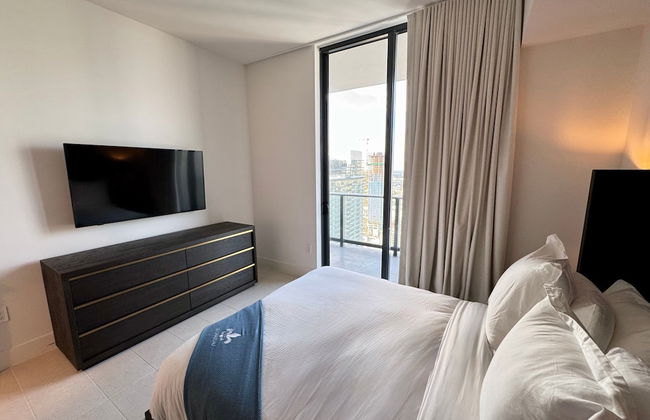 Sky-high Luxury in Downtown Miami - Photo 20