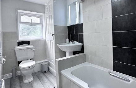 Rustic Rhondda Retreat w Hot Tub & Sauna - Ystrad - Foto 13