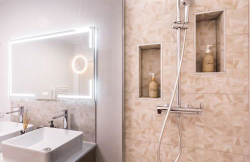 Paris au PETIT SÉSAME jacuzzi cosy Stade De France 6 personnes Wifi Terrasse Parking privé - Foto 39