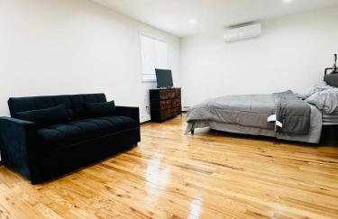 Comfortable 4-BR Family Home with Ample Parking - Foto 16