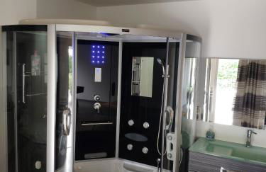 Loft Zen SPA Balneo Parking Gratuit Sauna Hammam Billard - Foto 5