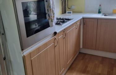 Beautiful Ground floor flat in the Heart of Rochester with balcony mobility friendly - Photo 16
