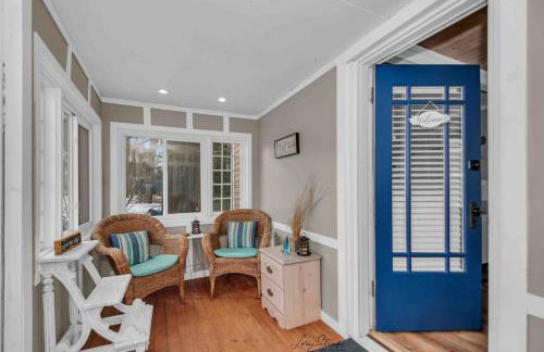 Beachglass Cottage - Family Friendly Kids and Pets - Photo 30