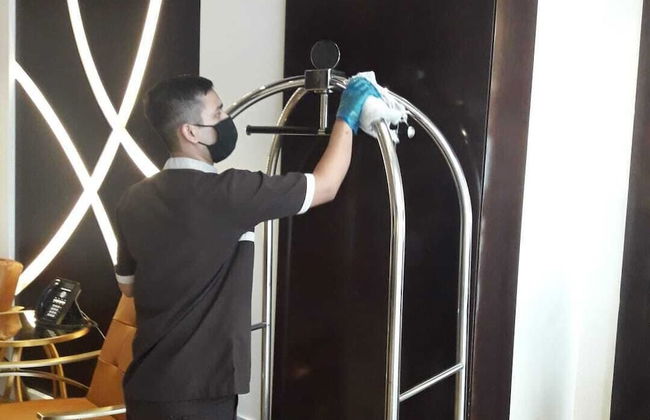 Number One Tower Suites - Photo 9