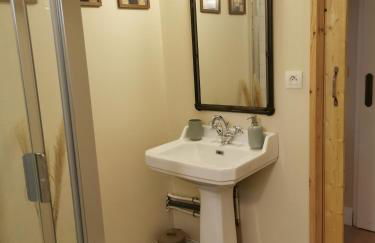 GÎTE AZKENDANTZA capacité 2 à 4 PERS ou 5 à 6 PERS supplément CARAVANE INSOLITE - Foto 19