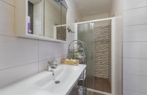 Sunset holiday home with pool and large, mature garden - Foto 20