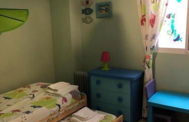 Bonito apartamento con jardín, piscina y aparcamiento gratuito - Photo 12