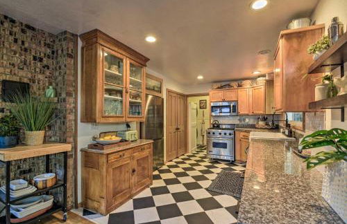 100-Year-Old Farmhouse with Hot Tub on 5 Acres! - Foto 6