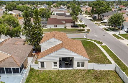 Upstay 3BR Family-Friendly Stylish Retreat w Patio - Foto 34