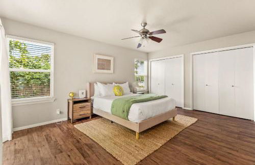 Serene SoCo Escape, Walk to Cafes and Free Parking - Photo 11